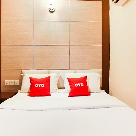 Oyo 89518 Sejati Hotel Ситиаван Екстериор снимка